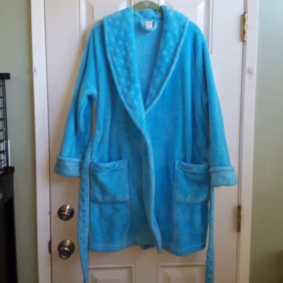 Bathrobe - Picture 2 of 12